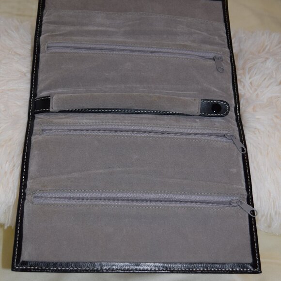 Danier Black Leather Jewellery Roll For Travel - Picture 4 of 6